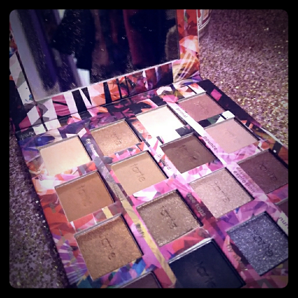 Tarte neutral eyeshadow palette